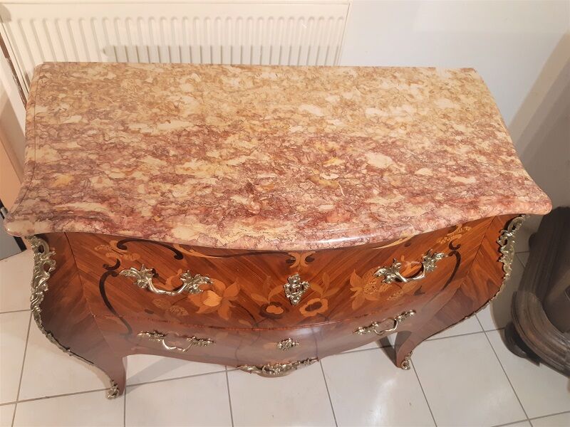 Comfortable style Louis XV rosewood, curved all sides, décor marked with flowers