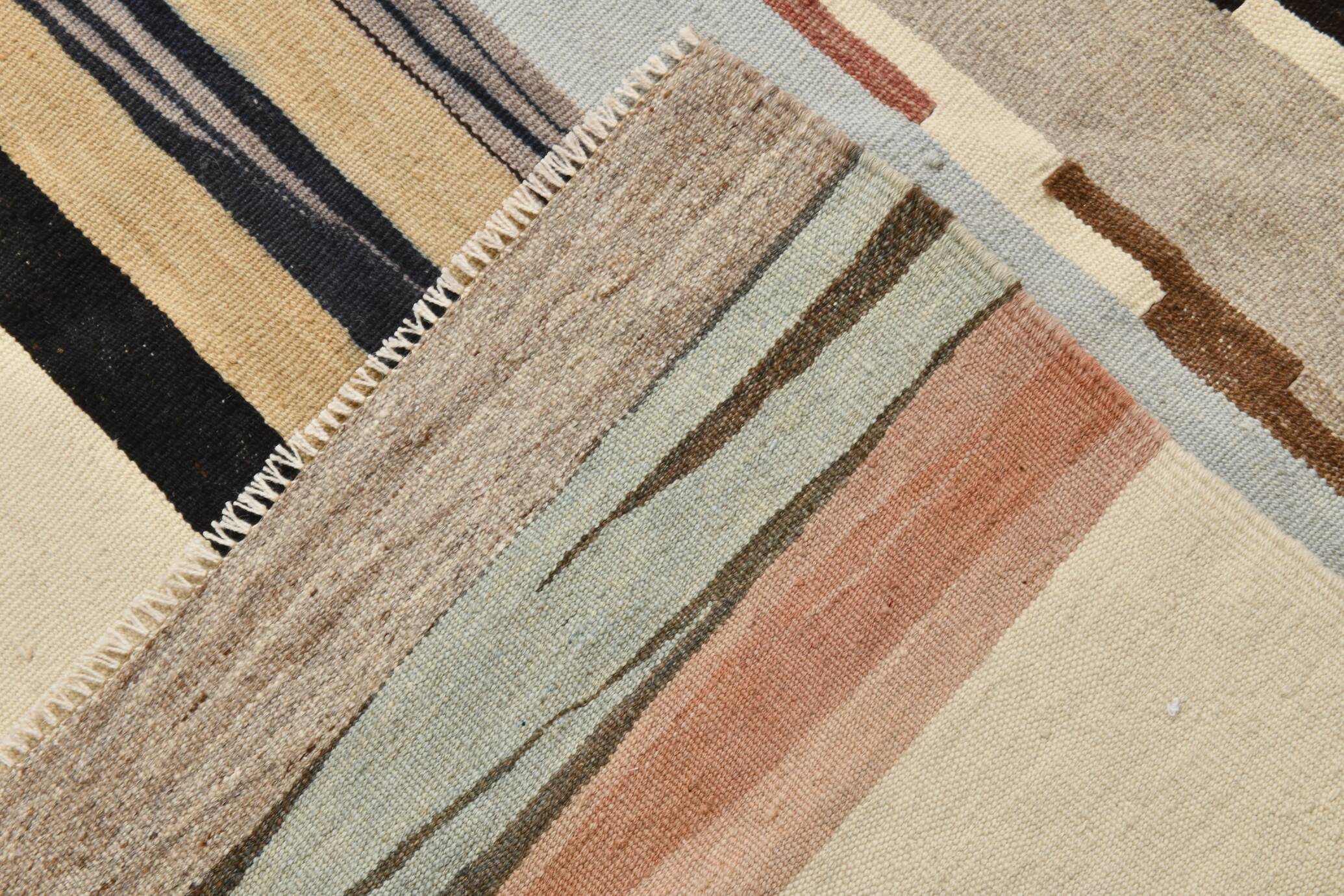 Tapis Kilim Vintage Beige Fait Main, Design Géométrique Élégant, 284x378 Cm