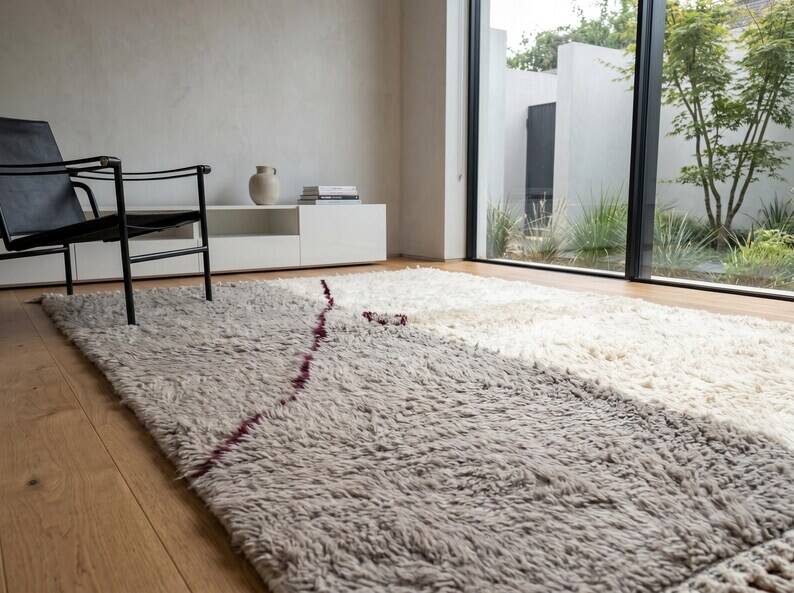 Handmade Moroccan rug 250cm x 150cm