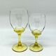 12 verres à pied jaune