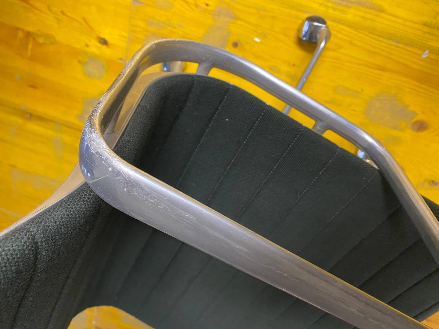 Chaise de bureau Charles & Ray Eames mod. EA117 production ICF, années 1970
