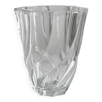 Clear glass vase, twisted design.