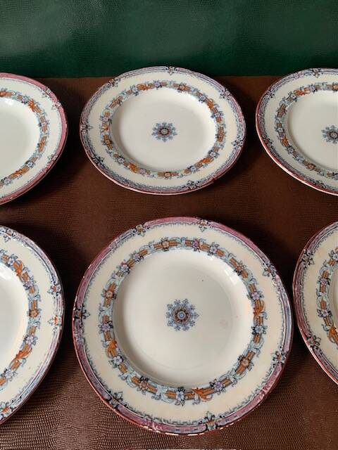 6 old English dessert plates, Wedgwood Bone, Australian model, early 20th century
