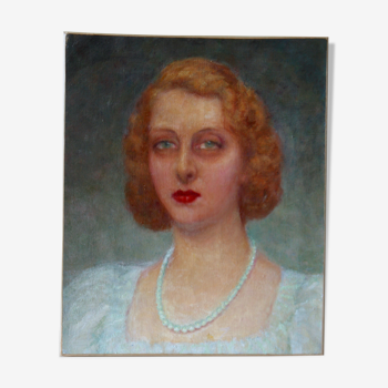 Art-Deco portrait, elegant woman with green eyes