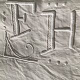 2-seater sheet embroidered FH and mestizo cream tablets