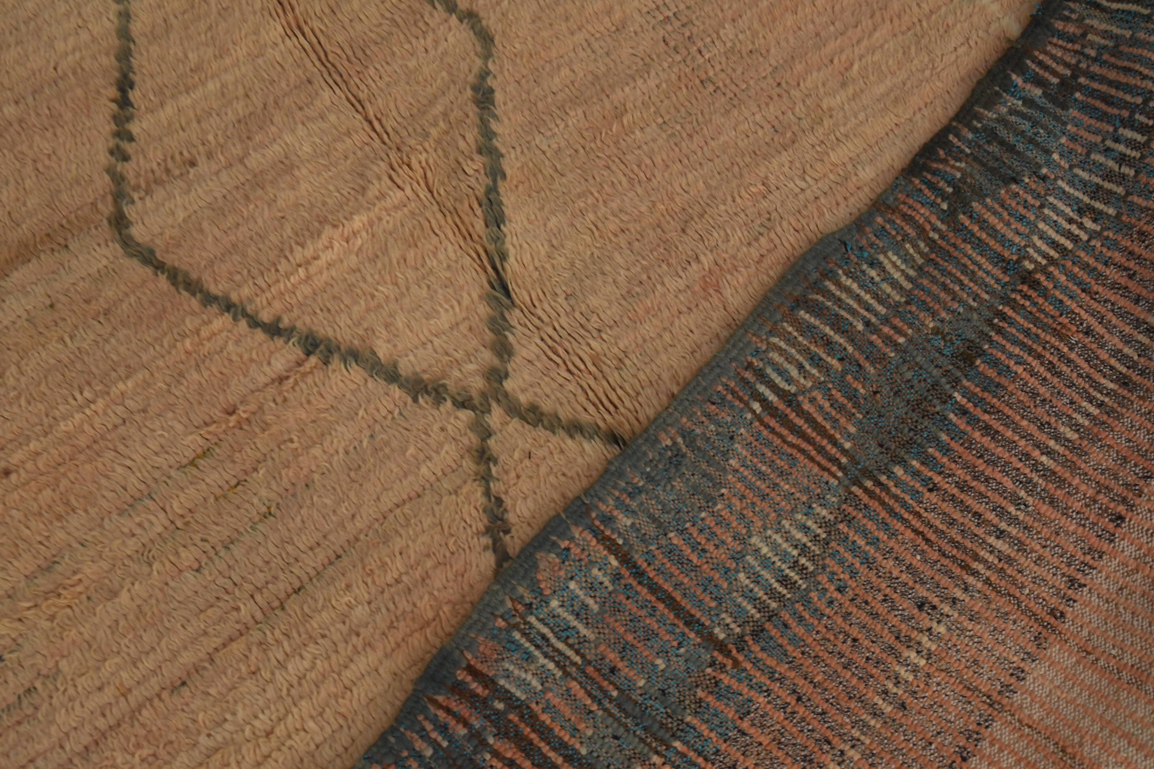 Moroccan Berber rug Boujaad vintage 306 x 170 cm