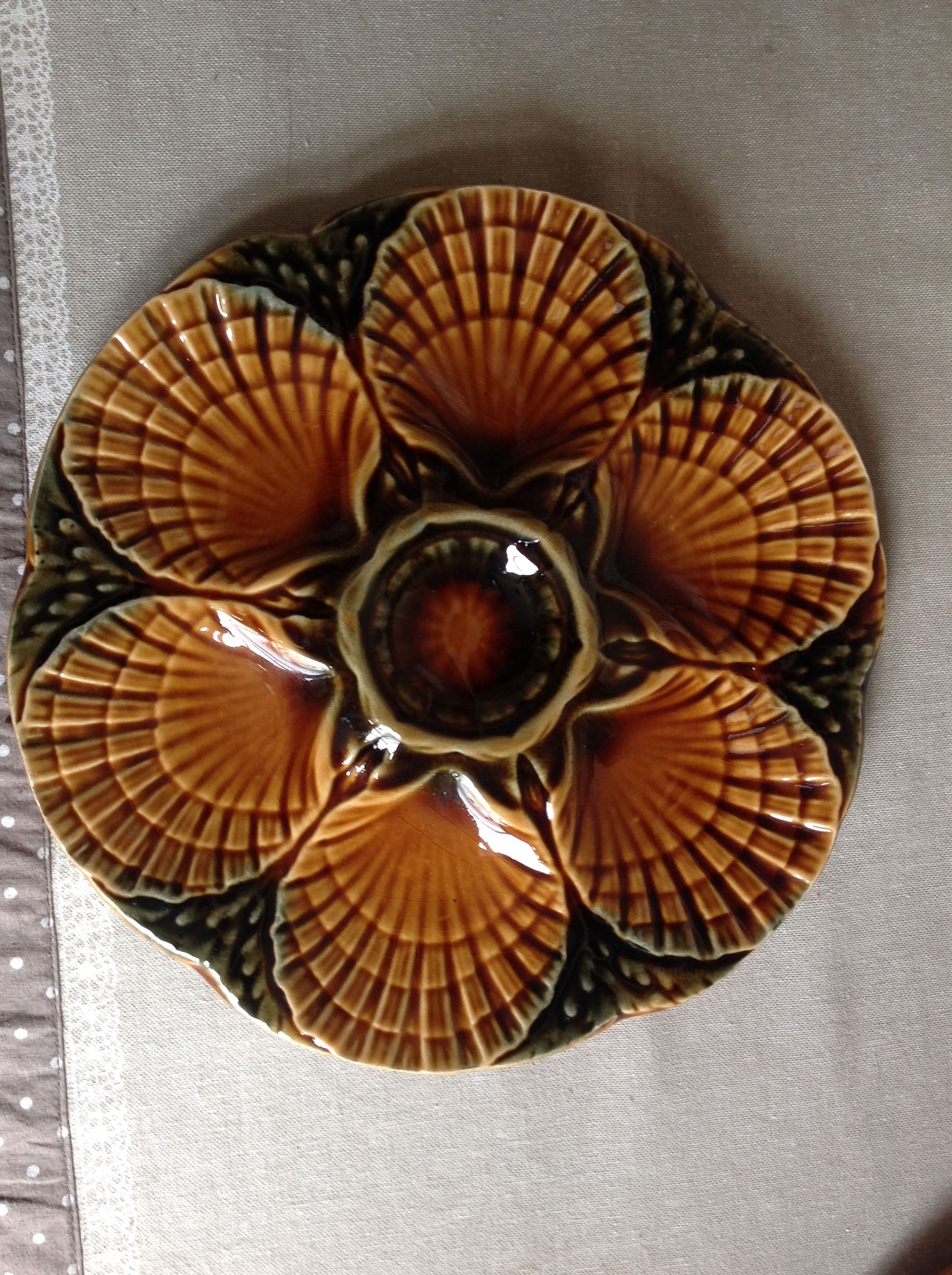 Four oyster plates in sarreguemines / vintage polychrome dabbling