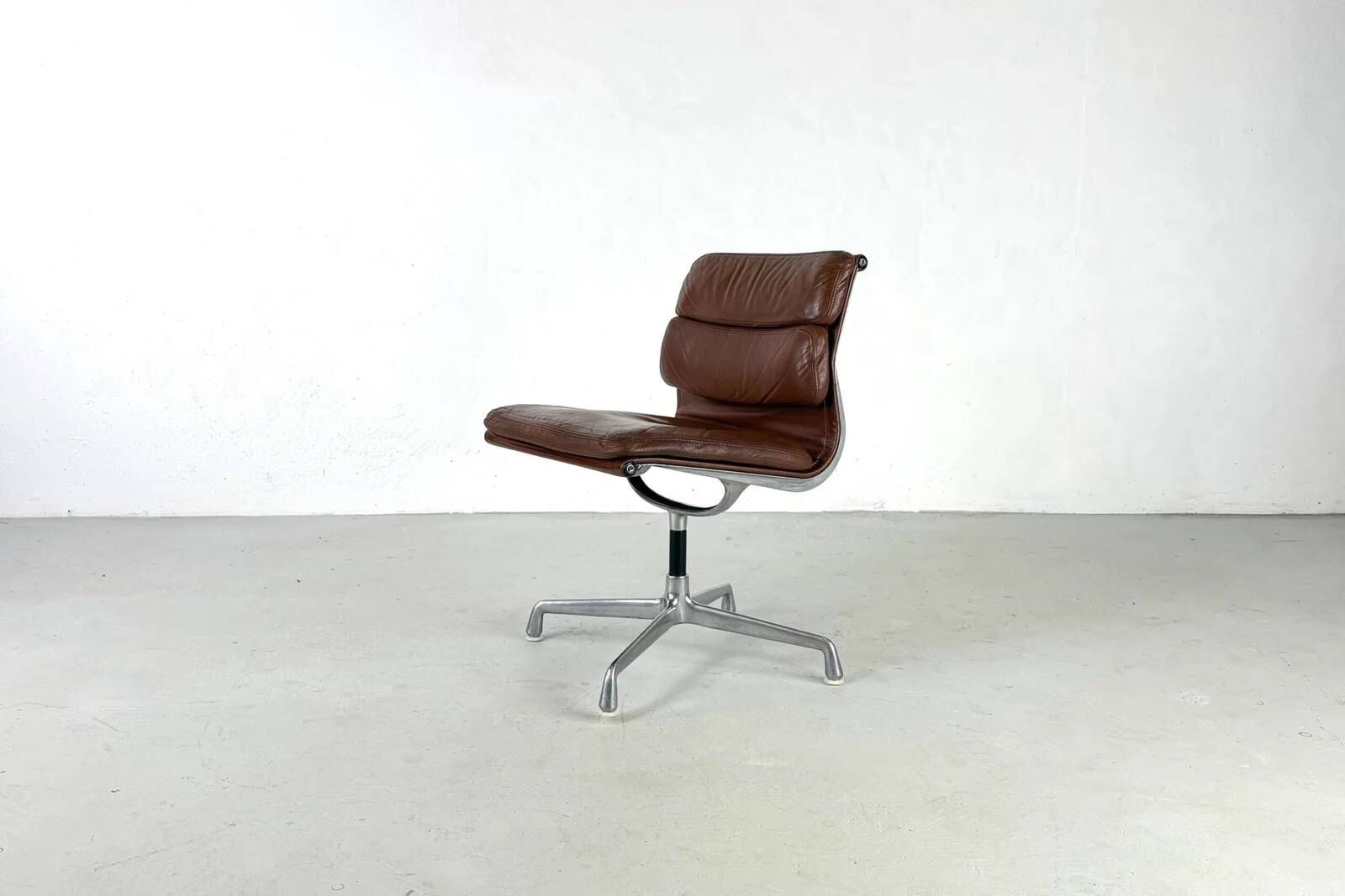 Softpad EA205 par Charles & Ray Eames pour Herman Miller – 1970s