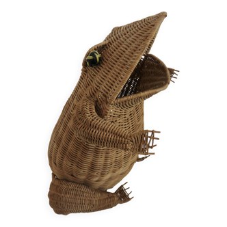 Magazine rack, design by Olivier Cajan, in wicker rattan, 1970s.