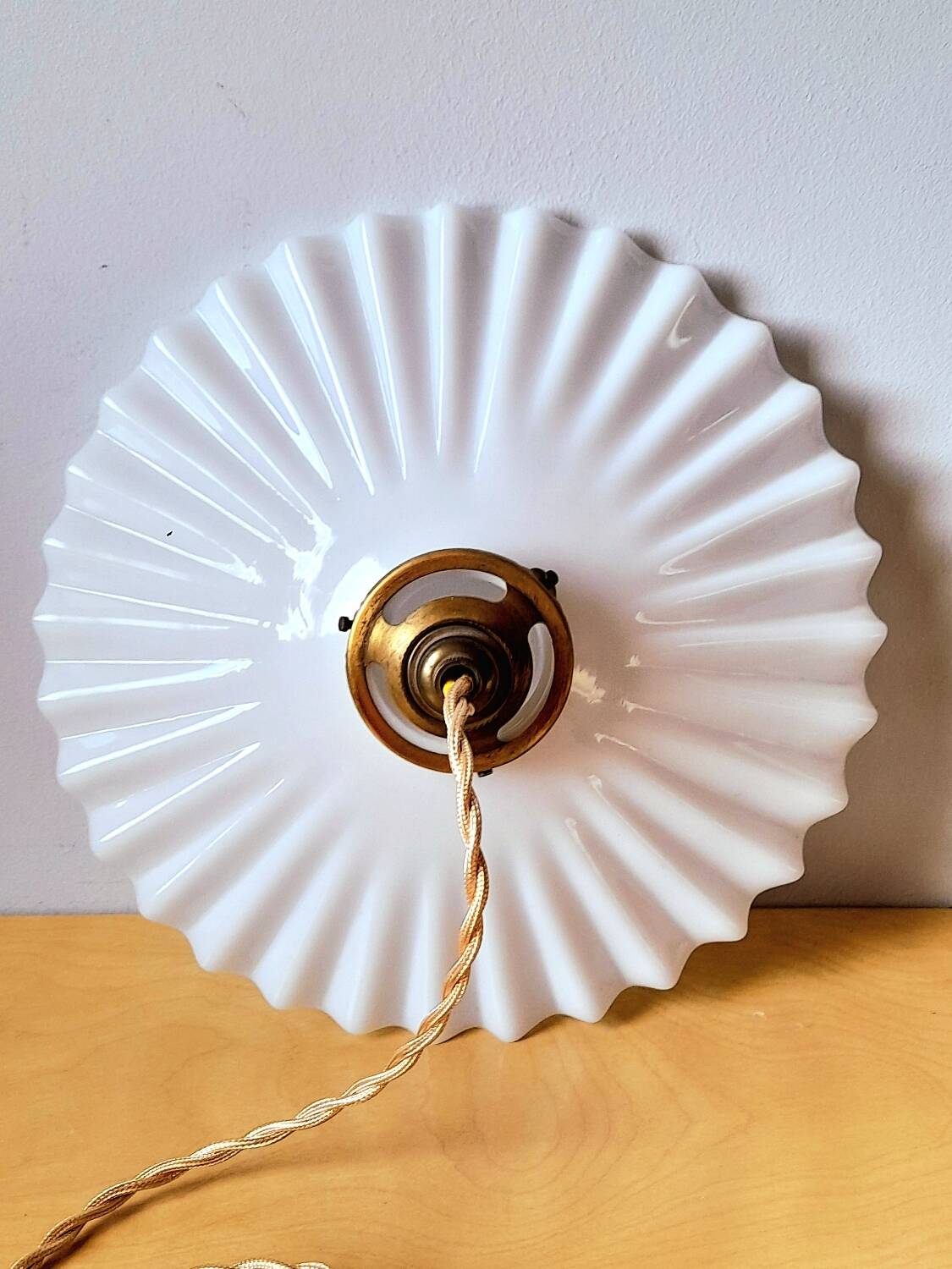 Suspension in pleated opaline 1950
