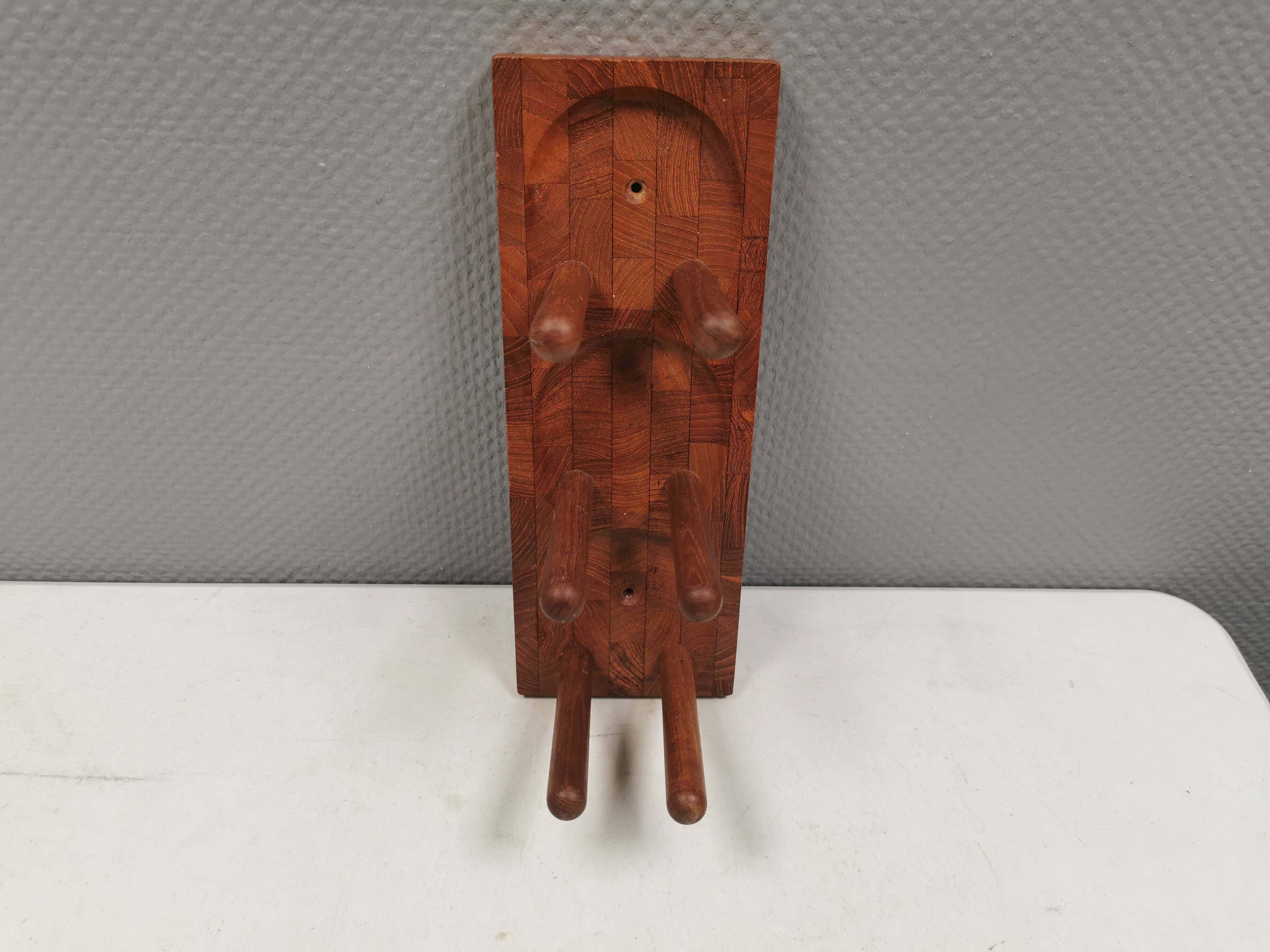 Beautiful Danish wine rack/holder for 3 bottles of wine on the wall. 1980s