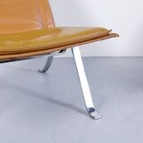 Imposante paire de fauteuils cuir et acier années 60'