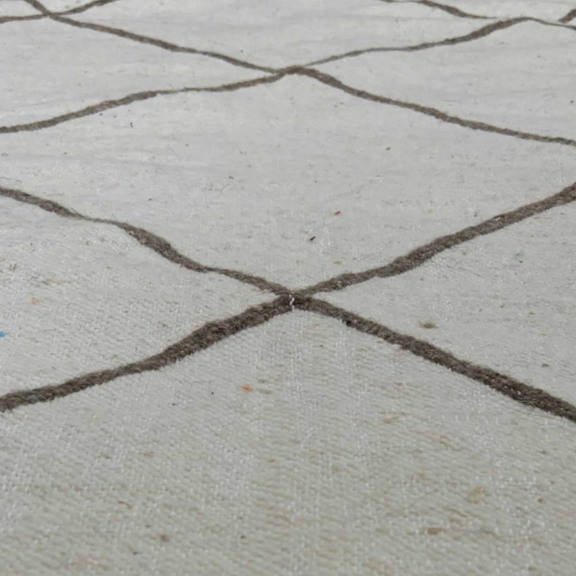Authentic Beni Ouarain Berber Kilim rug • Natural wool