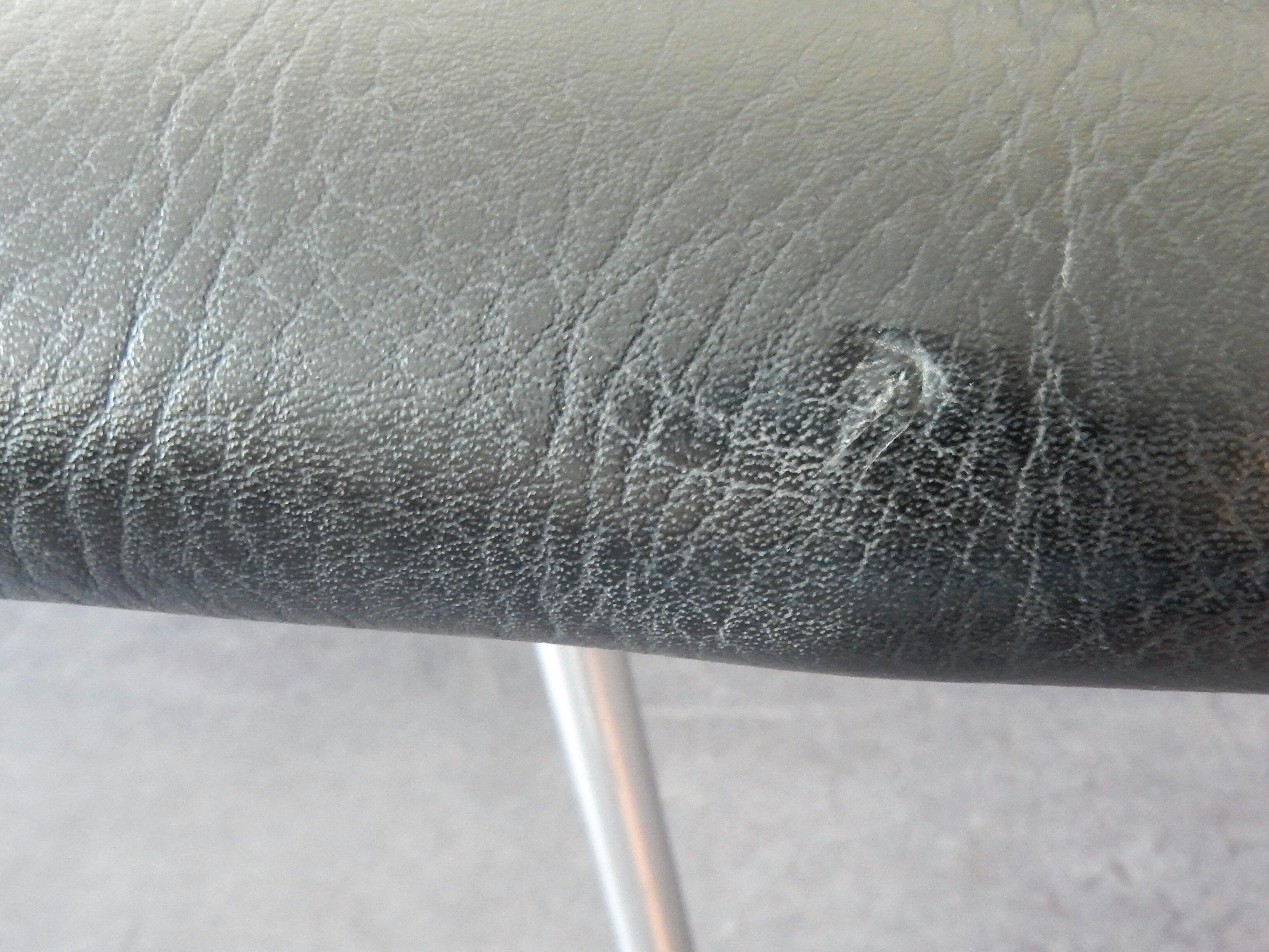 Set of 4 danish AP 40 airport chairs by Hans J. Wegner for A.P. Stolen, 1960