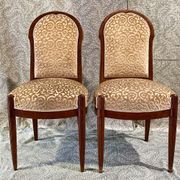 Paire de chaises anciennes en noyer