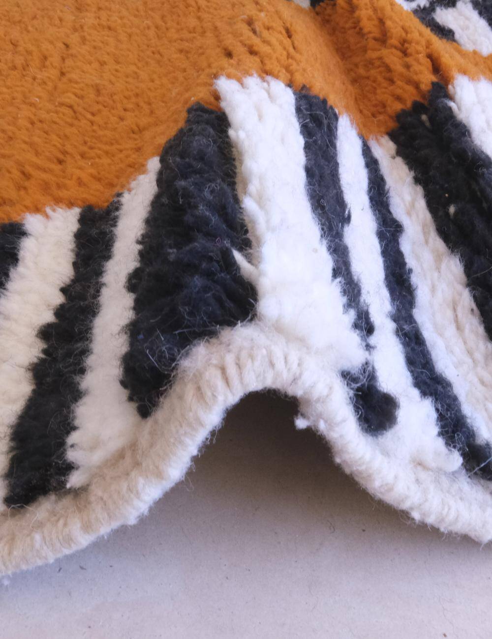 Tapis de couloir contemporain