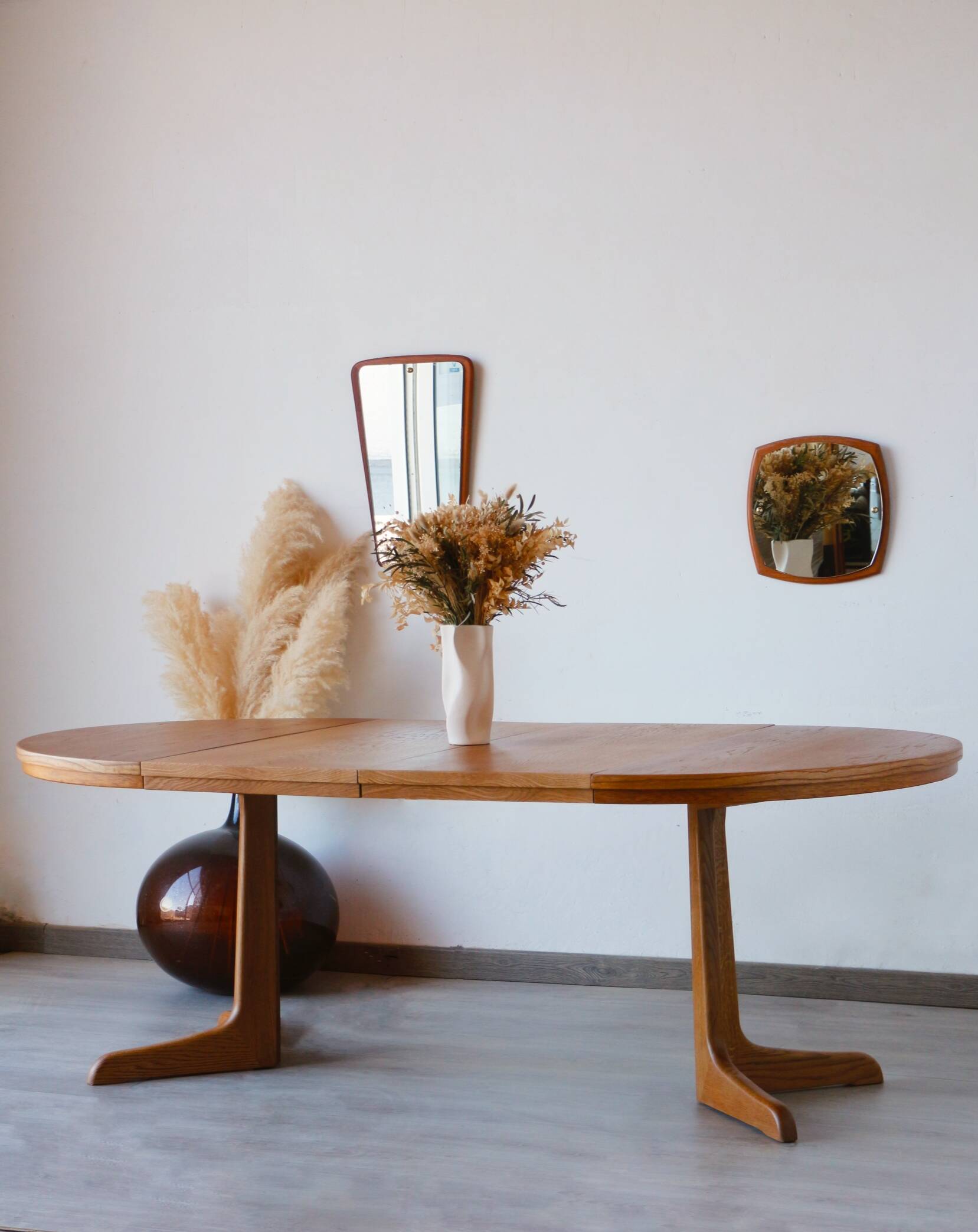 Vintage oak extendable dining table | Scandinavian design
