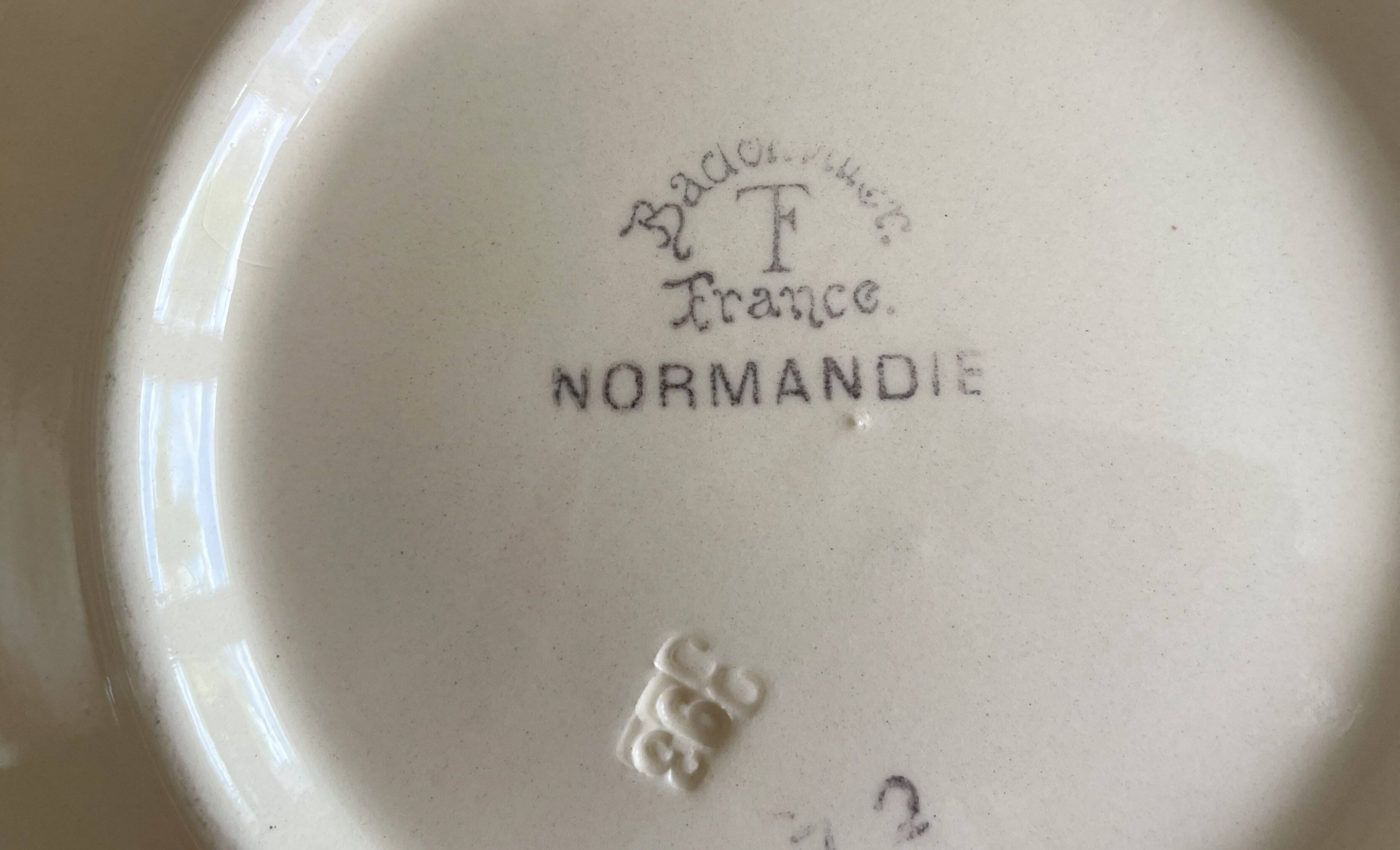 Antique salad bowl on a pedestal in BADONVILLER earthenware