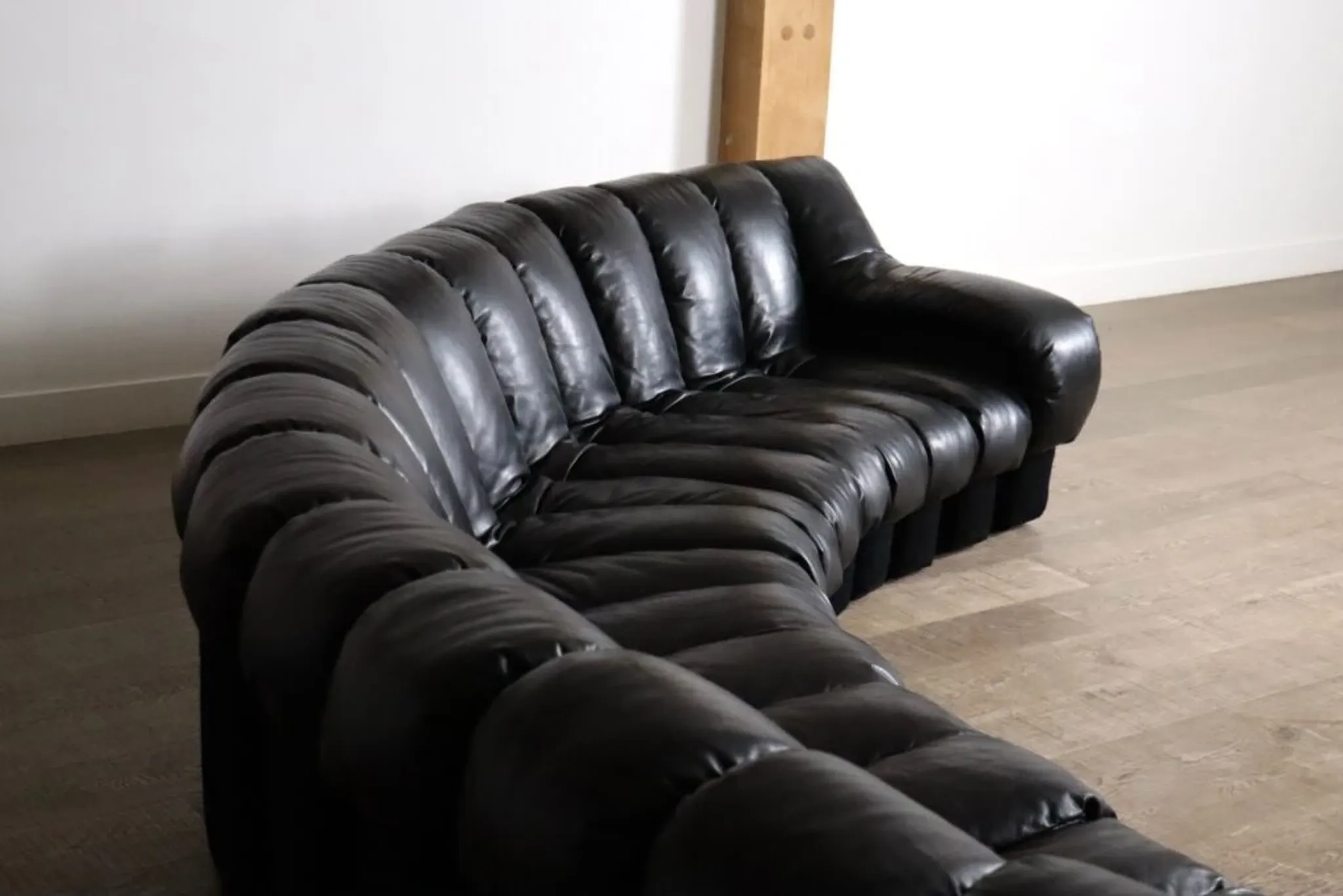 De Sede DS 600 “Non-Stop” sectional black leather sofa by Heinz Ulrich, Ueli Berger and Eleanora Peduzzi-Riva, 1970s