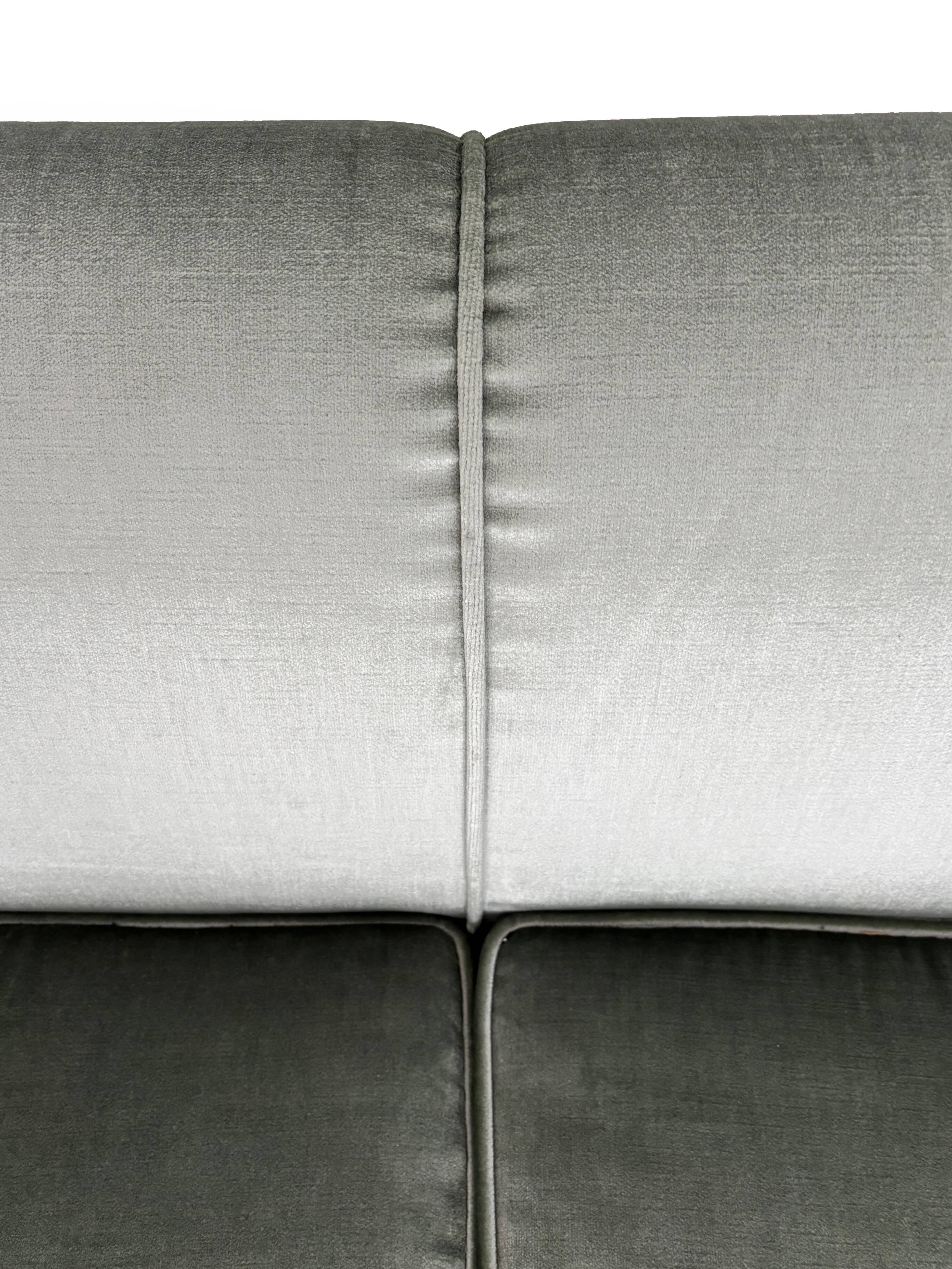 Canapé 2 places en velours Franco Albini pour Poggi, modèle DV33, Italie, années 1960.