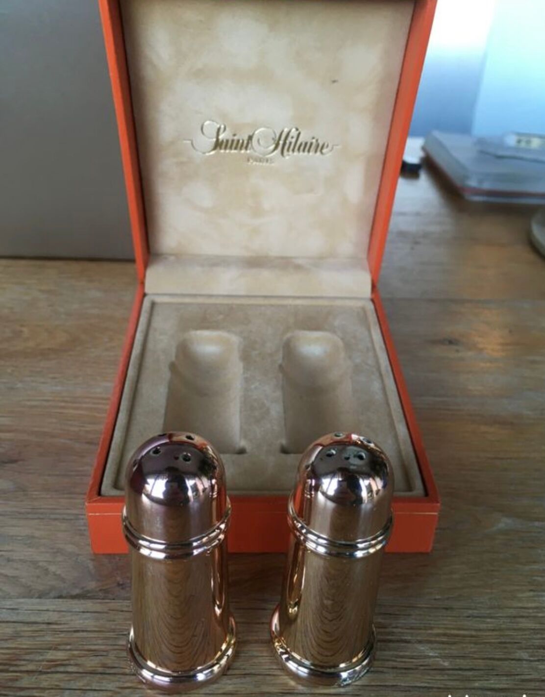 Salt and pepper shakers Saint-Hilaire