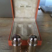 Salt and pepper shakers Saint-Hilaire