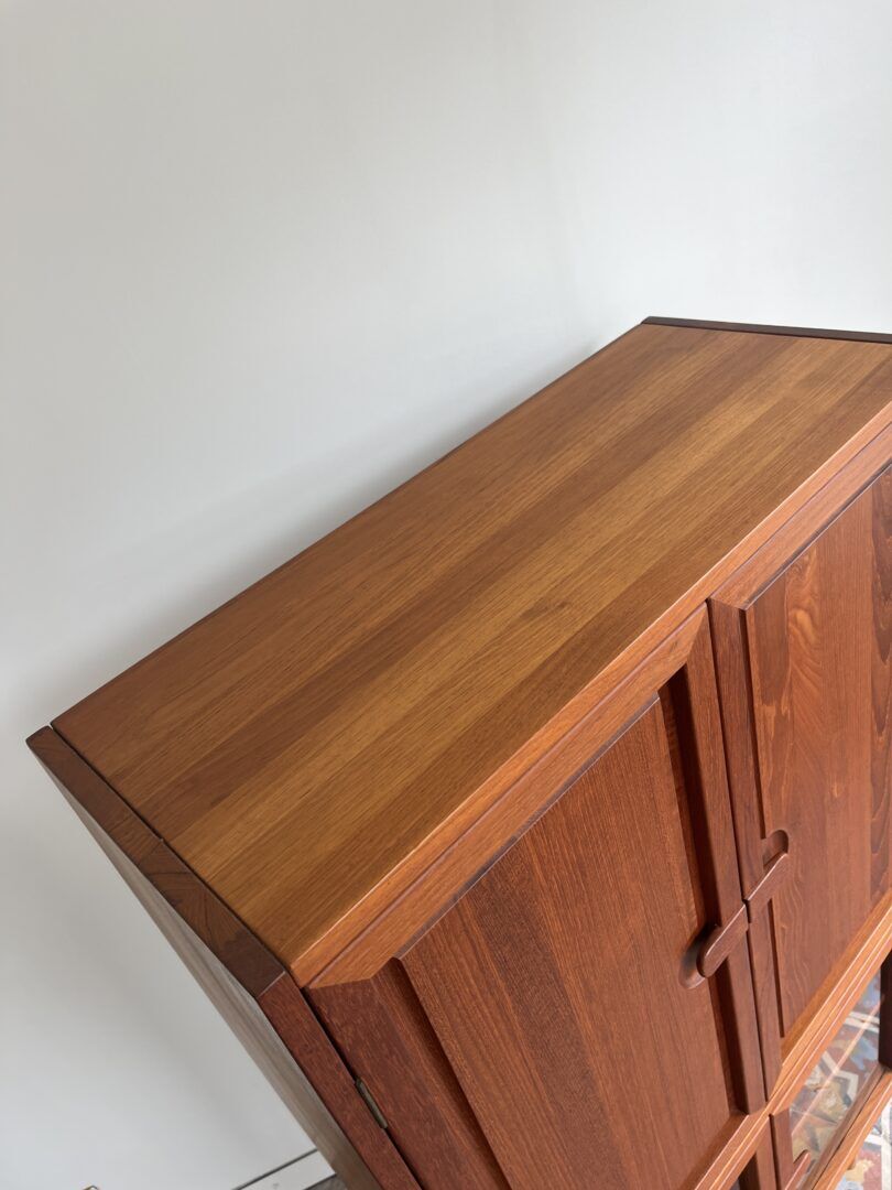 Dyrlund display cabinet