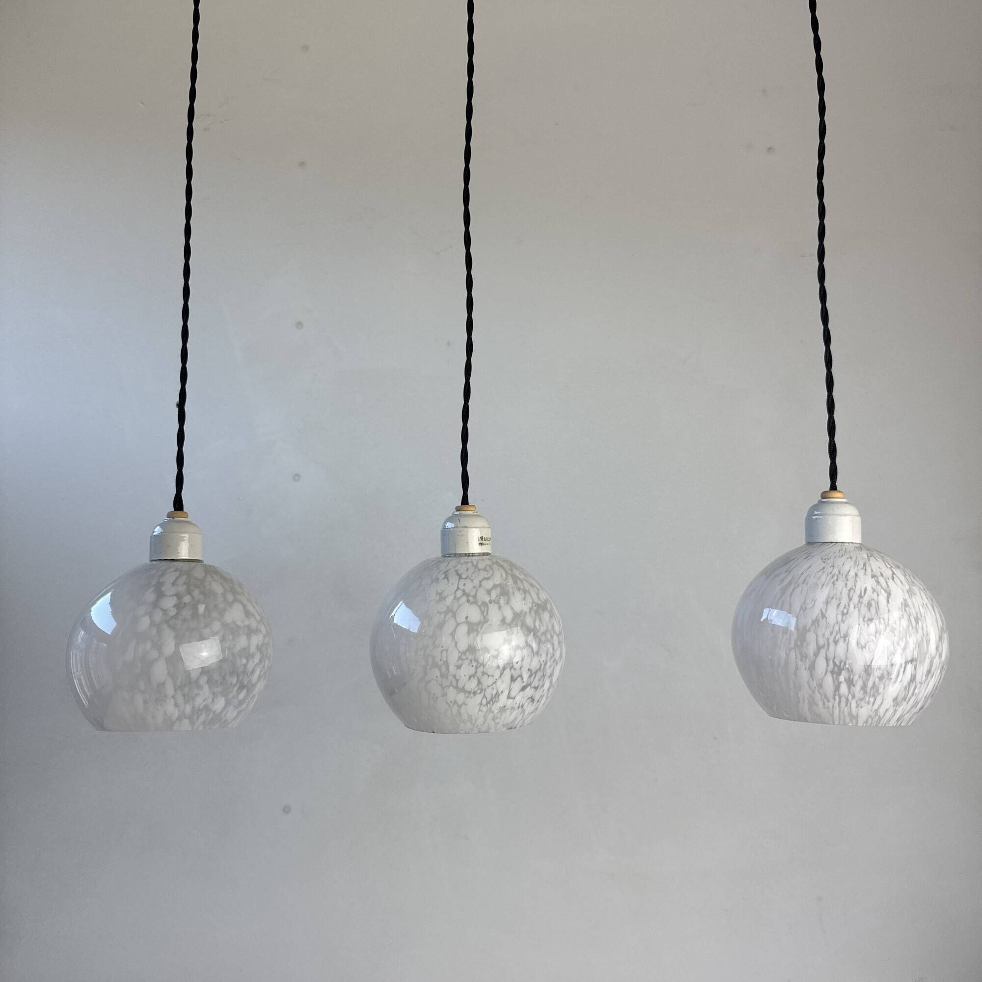 Lot 3 anciennes suspensions en verre de clichy vintage