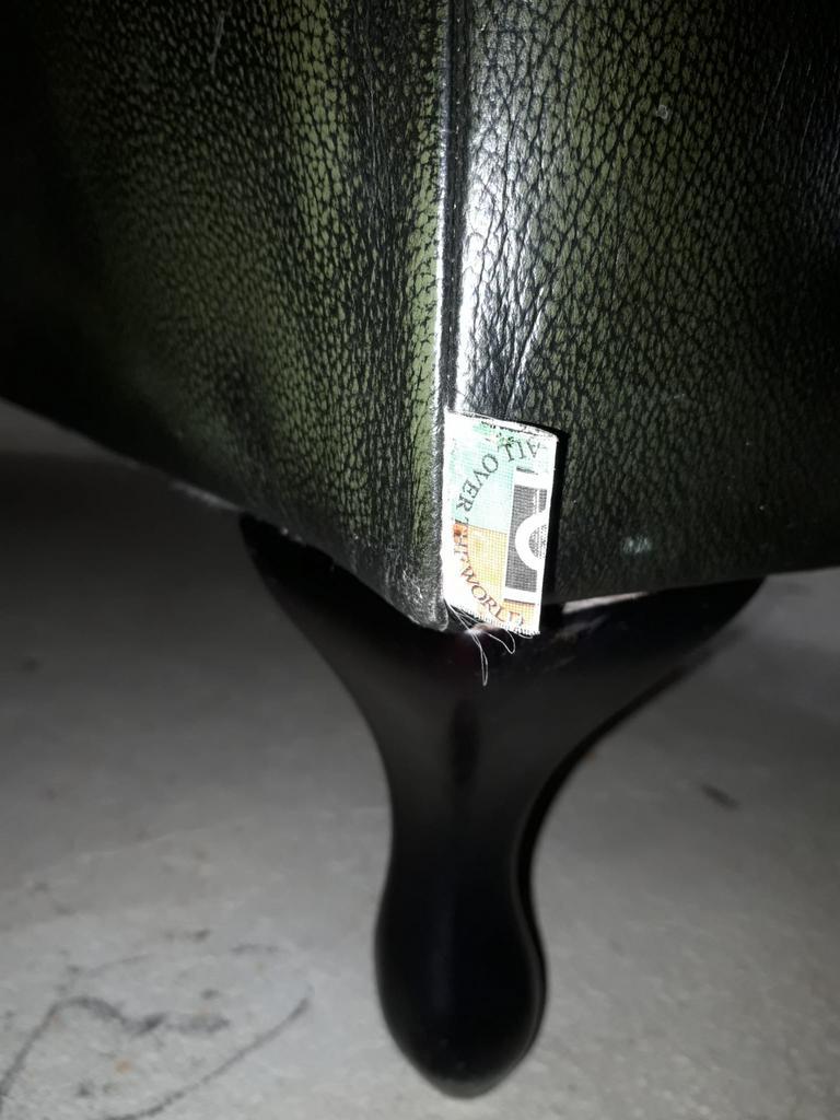 vintage chippendale chesterfield / two-seater / seat