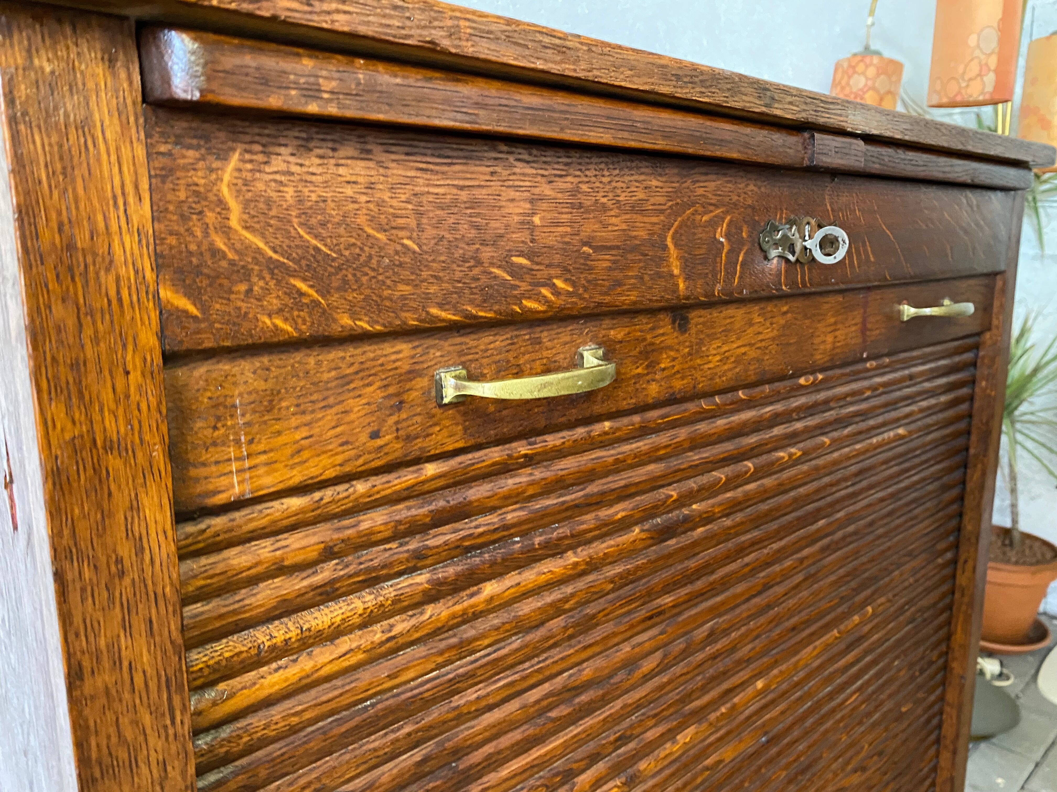 Industrial furniture notary binder with vintage American curtain 1940s
