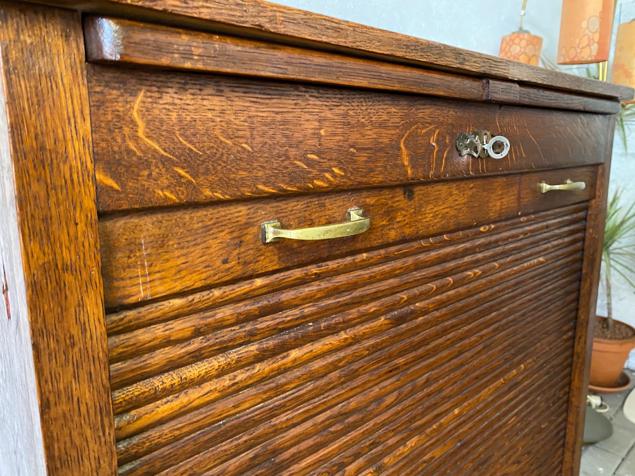 Industrial furniture notary binder with vintage American curtain 1940s
