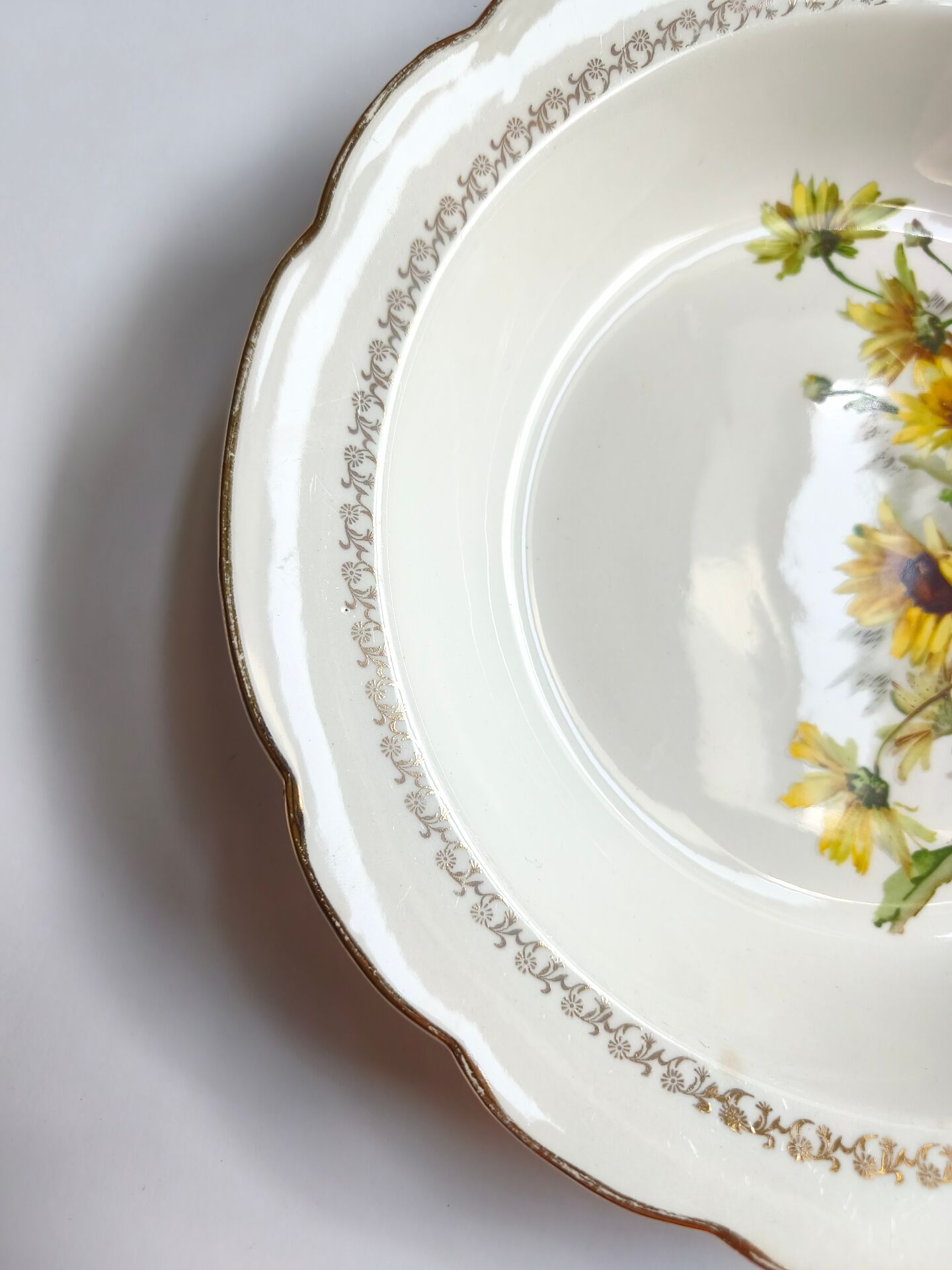 Plat creux gien marguerites vintage
