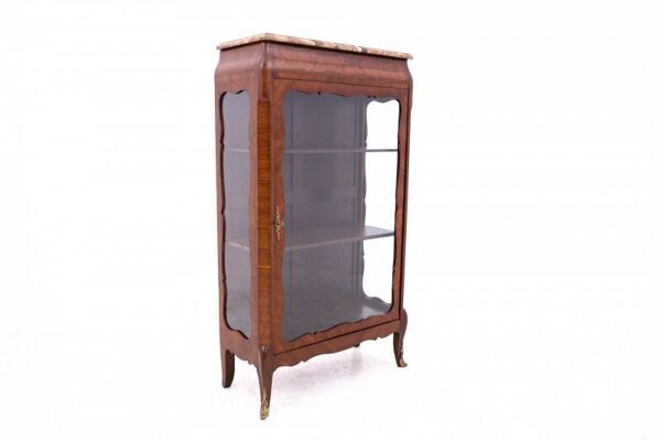 Petite vitrine ancienne française datant d'environ 1910. Après restauration.