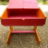Child desk