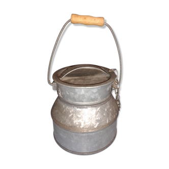 Milk pot
