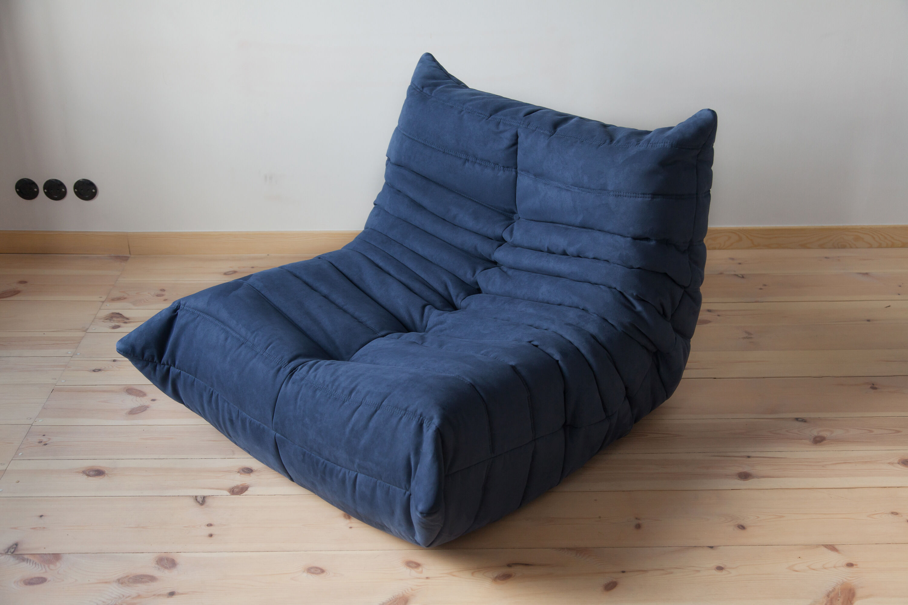 Togo armchair model designed by Michel Ducaroy 1973