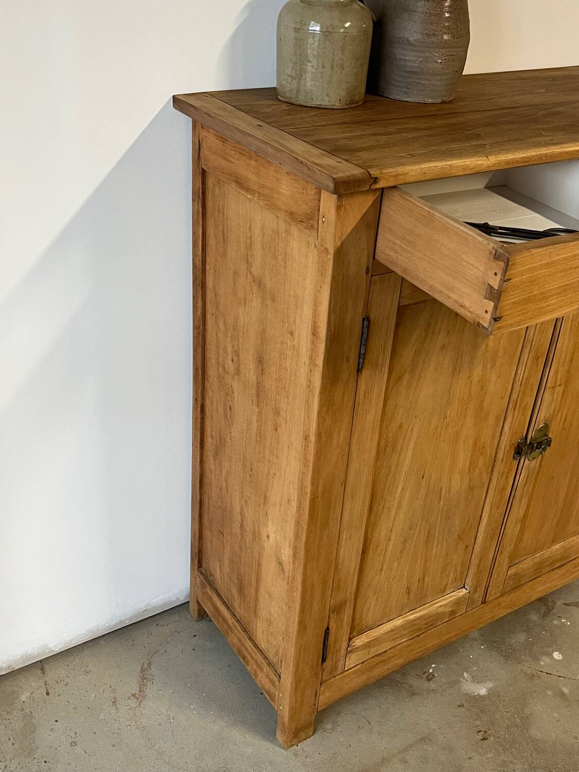 Buffet parisien en peuplier