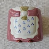 Pot slip woman with bouquet