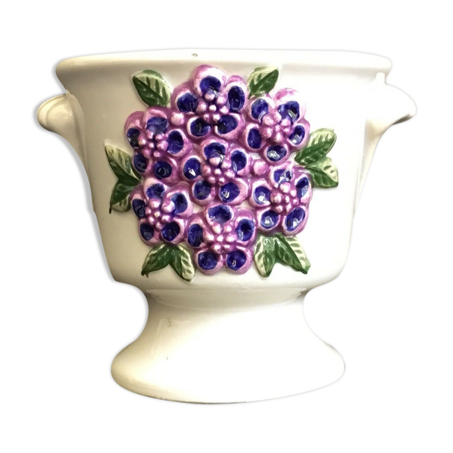 Ceramic pot holder carries purple plant Ljung Rosa suede