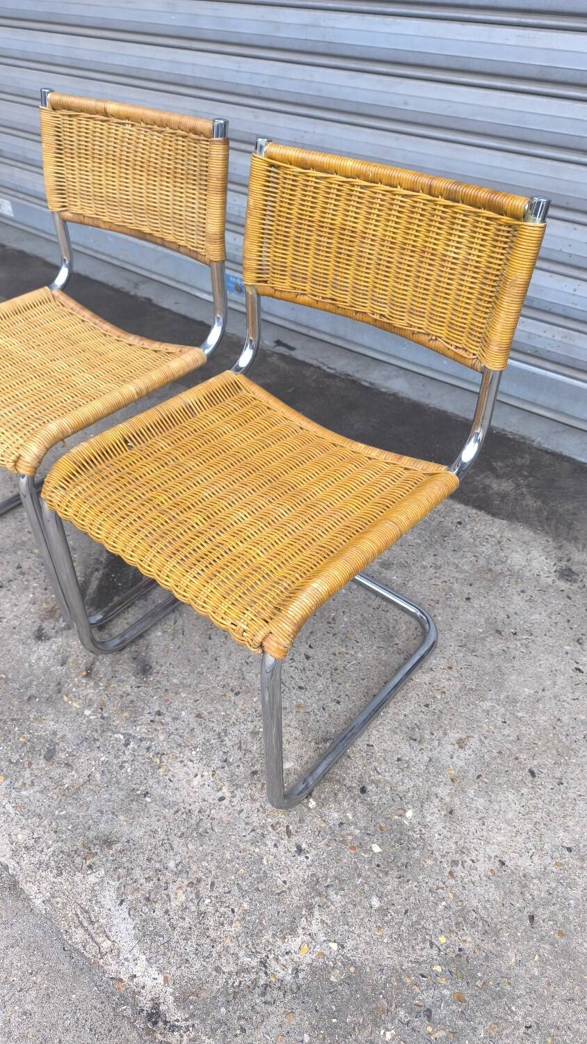 Pair of cantilever and rattan chairs from the 70s