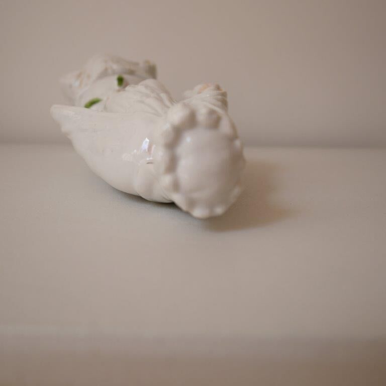Statue de la Vierge Marie en porcelaine