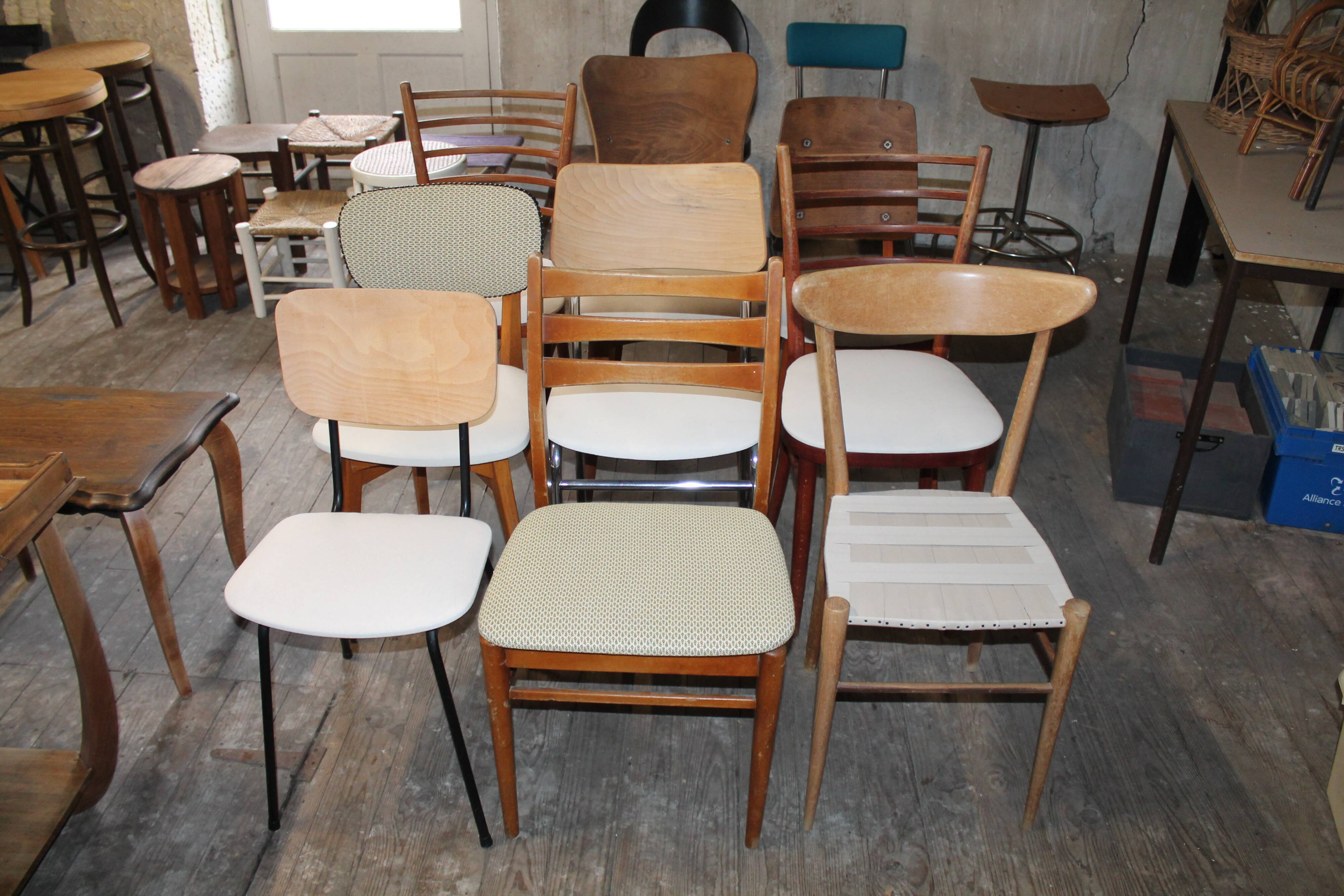Lot of 9 retaped vintage chairs