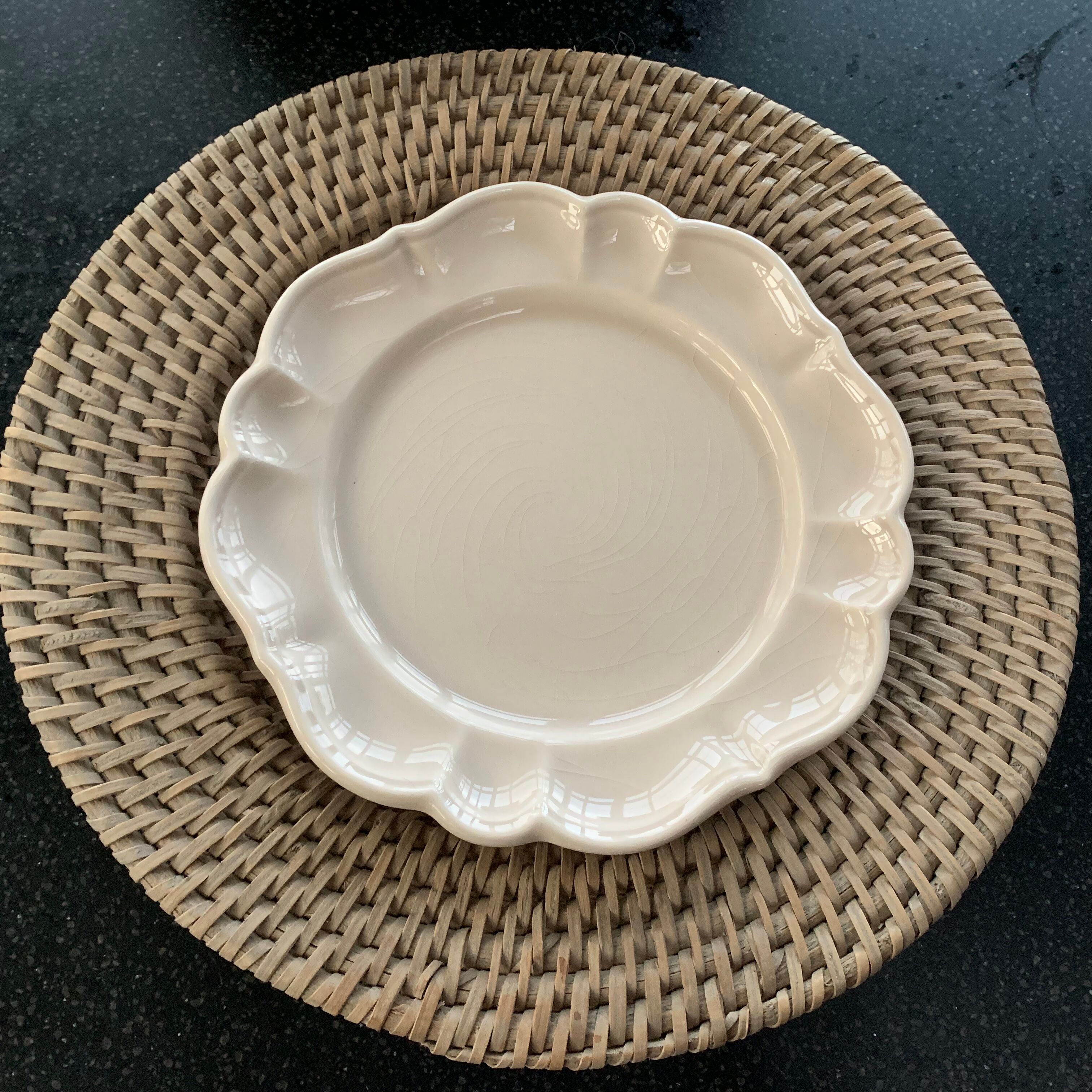 Lot of 6 sub plates of wicker rattan presentation