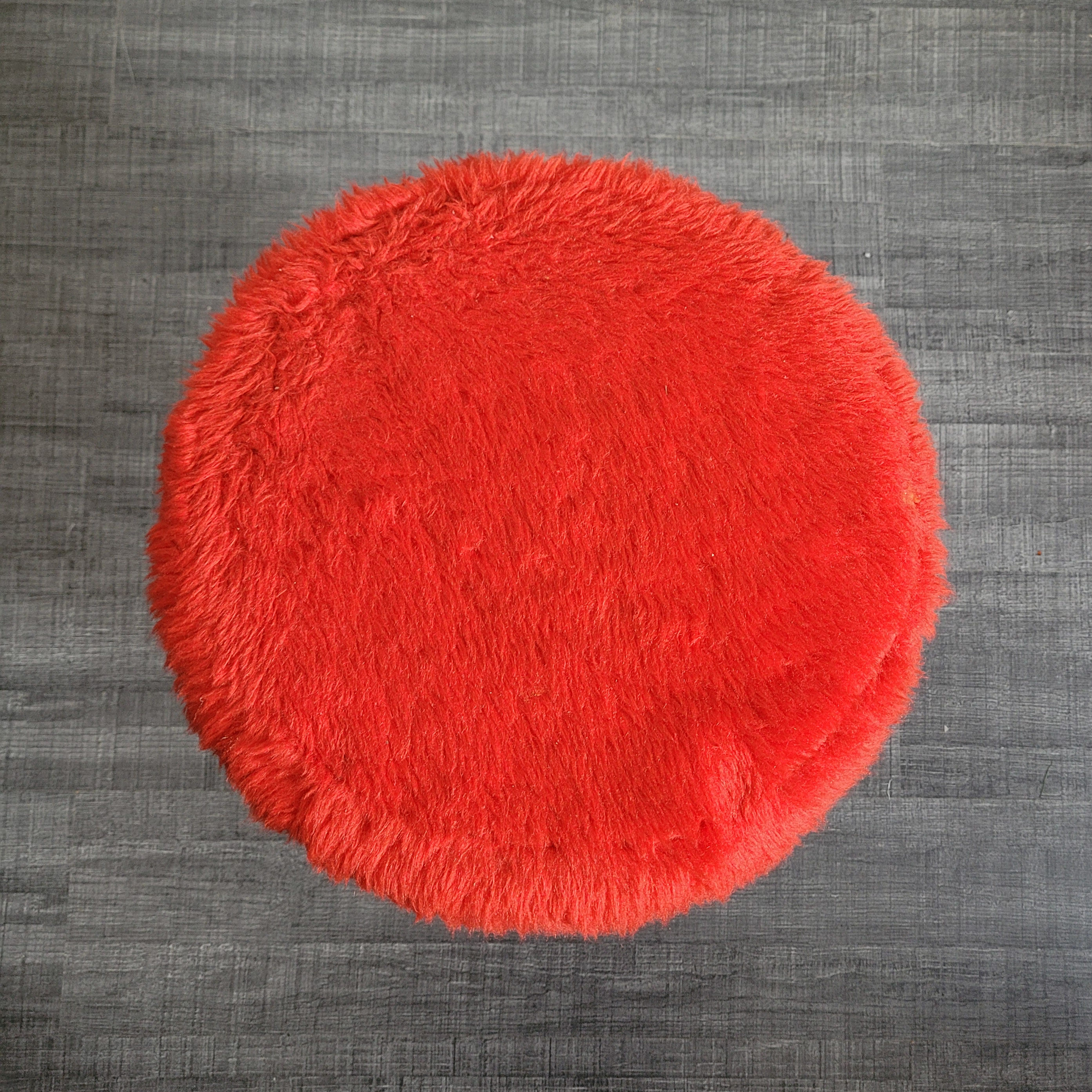 Tabouret tripode moumoute rouge vintage
