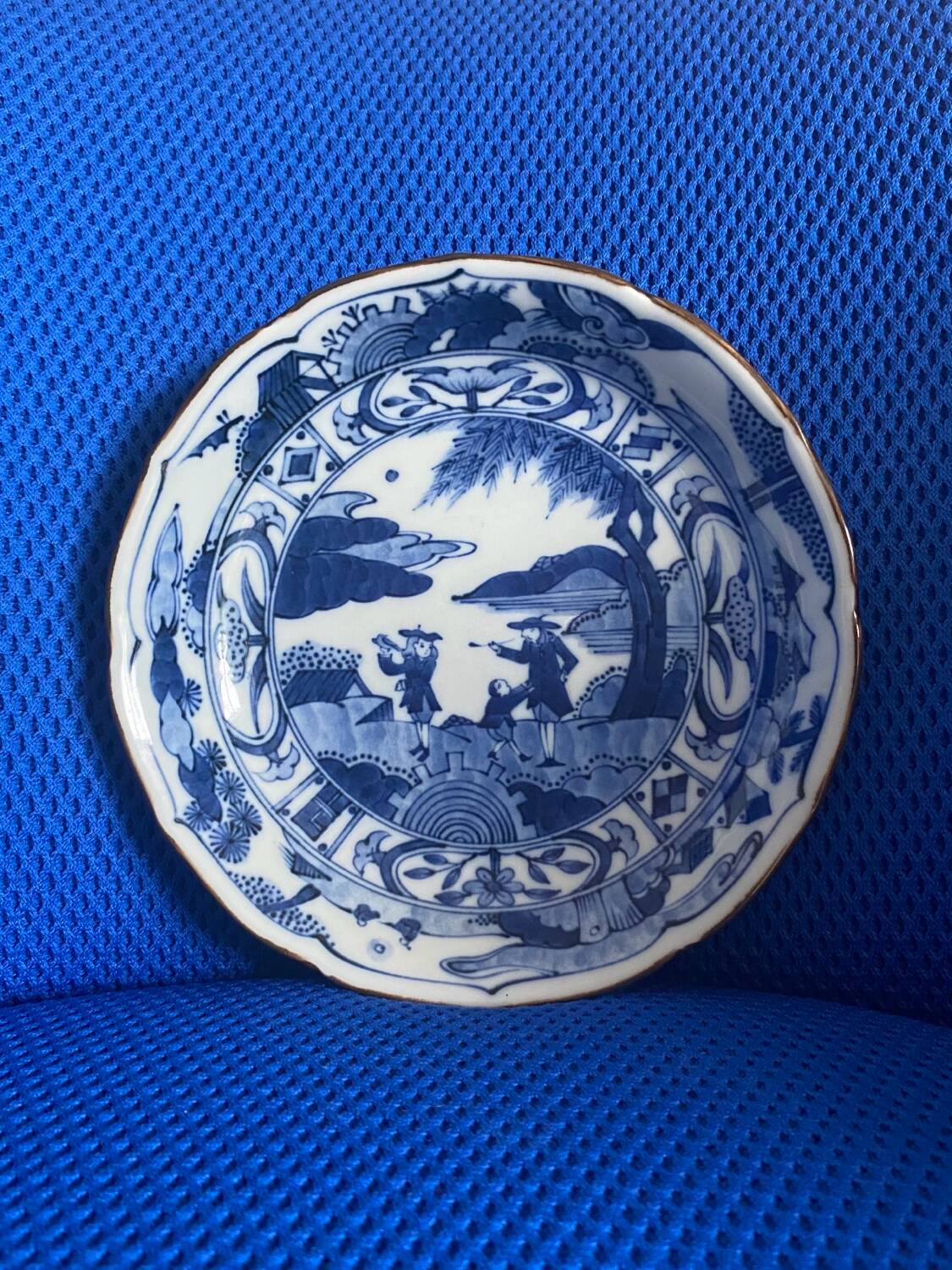 Assiette en porcelaine