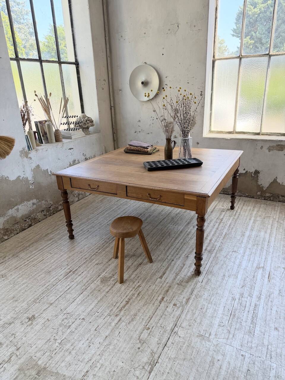 Grande table de ferme XL chêne « carrée » conférence 1950
