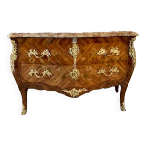 commode de style Louis