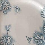 Four Marguerite plates
