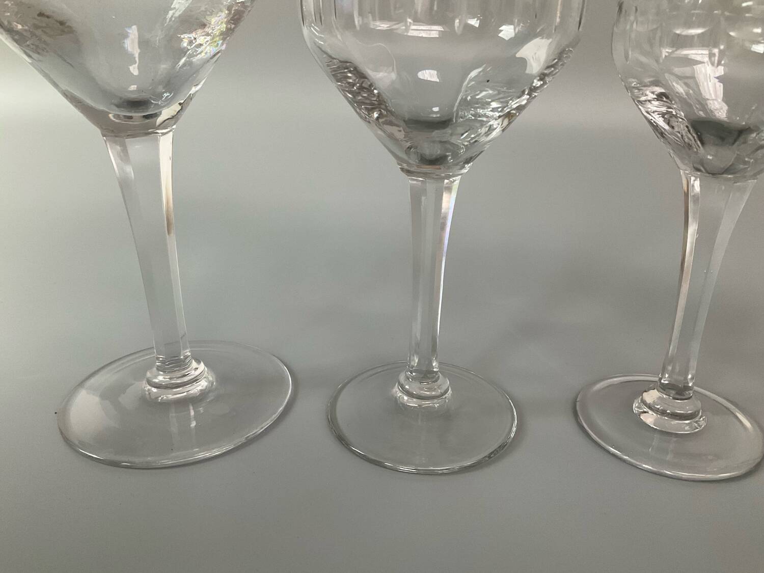 Stemmed glass service