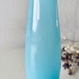 Vase ancien en opaline bleue et blanche
